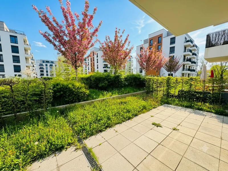 Licht, Luft & Spreeblick: Exklusive Design-Wohnung am Wasser! — photo 1
